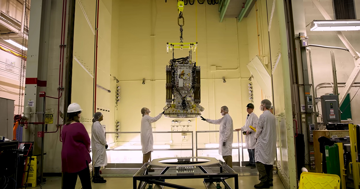 NASA želi spriječiti pad teleskopa od 1,4 tone na Zemlju. Šalje robota u svemir