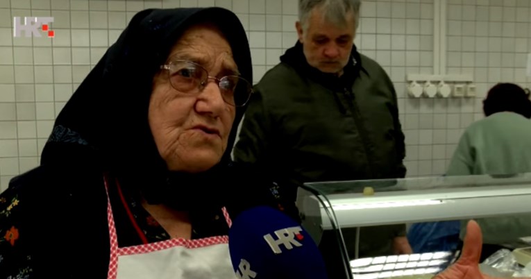Baka Eva (86) godinama prodaje mlijeko i sir na vinkovačkoj tržnici: Svi drže do mene