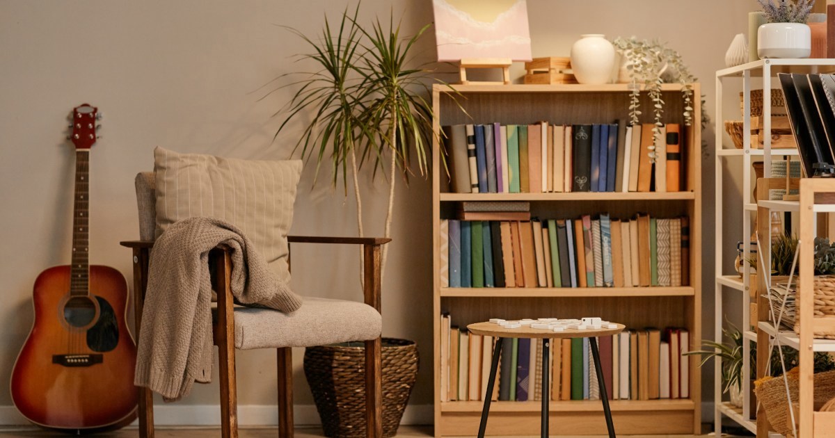 Police pune knjiga ne moraju izgledati pretrpano, dizajneri imaju rješenje