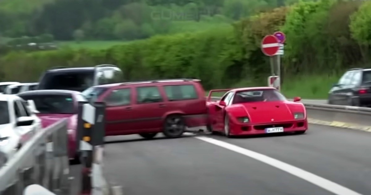 VIDEO Ferrari je udario u Volvo, a ovo su posljedice