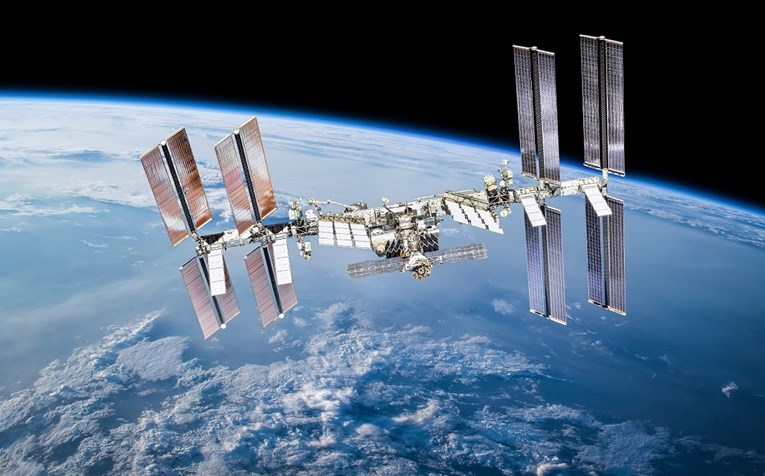 Rus Amerikancu predao ISS: "Ljudi na Zemlji imaju probleme, ovo je simbol suradnje"