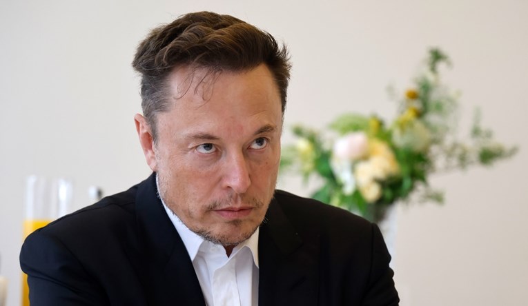 Musk: X će ukloniti opciju blokiranja drugih računa