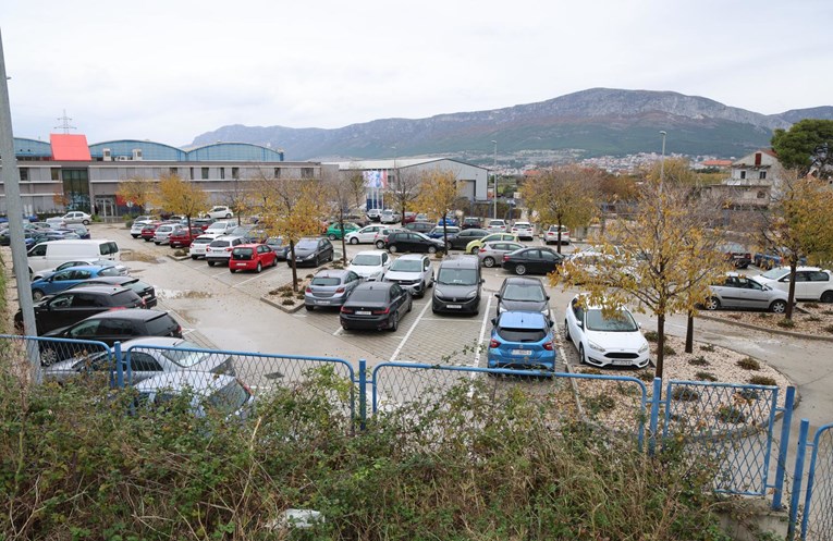 Policajac koji se bori za život nakon što je izboden je nositelj medalje Grada Splita