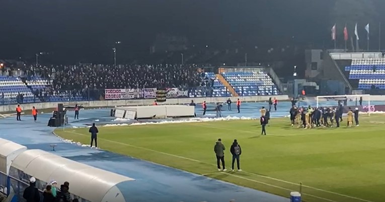 VIDEO Torcida nije pozdravila igrače Hajduka nakon pobjede, Kohorta svoje vrijeđala