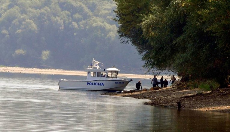 Migrante prevozili čamcem preko Dunava u Hrvatsku. Po osobi naplaćivali oko 1000 eura