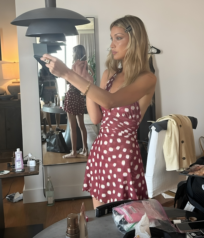 Bella Hadid snimila selfie, a njezina haljina postala viralni hit