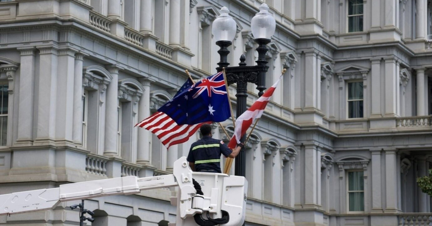 FOTO Zbog posjeta kralja Charlesa u Washingtonu slučajno podignute zastave Australije