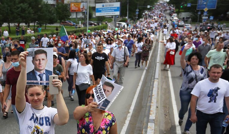 Ruski građani prosvjeduju peti vikend zaredom zbog zatvaranja guvernera