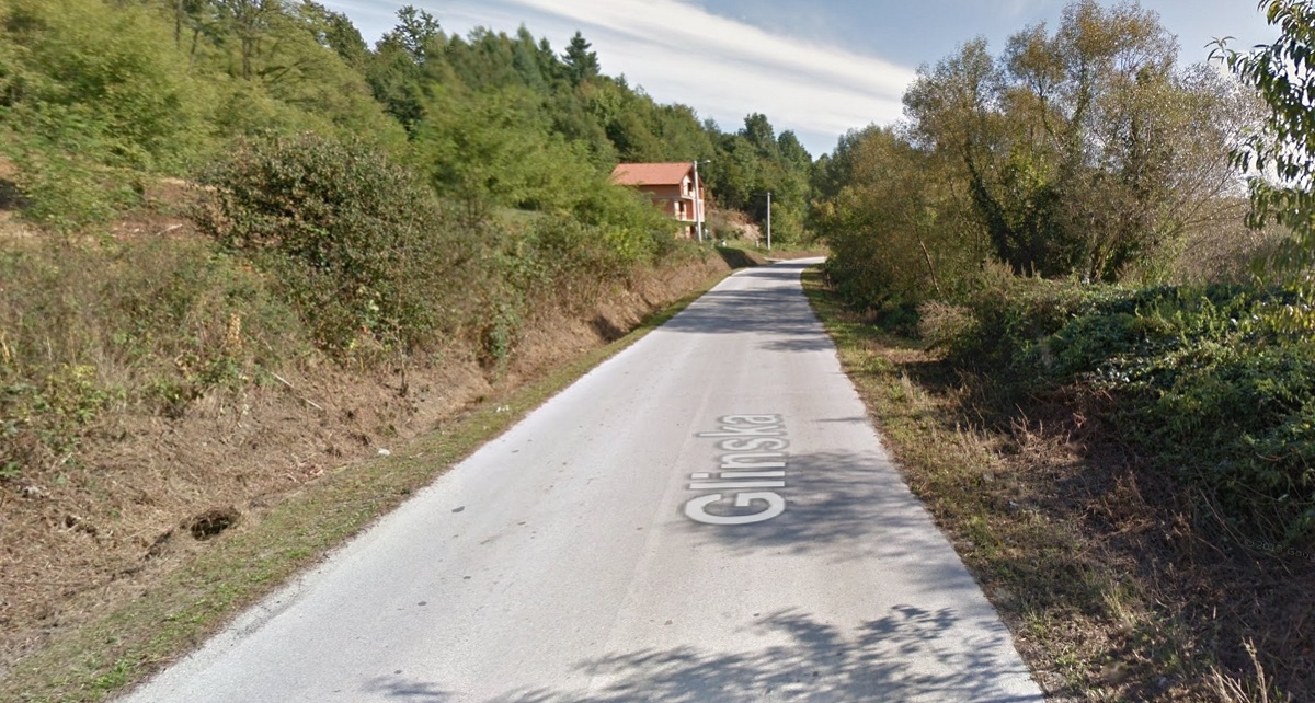 Auto sletio u kanal kod Topuskog. Ozlijeđeno petero mladih, dvije djevojke teže