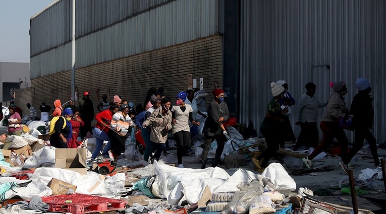 Nemiri u Južnoj Africi se smiruju. Ubijeno oko 70 ljudi, štete su ogromne