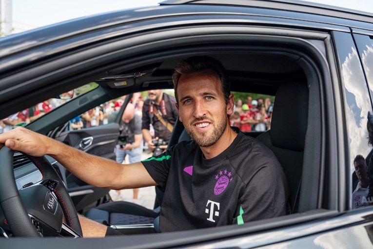Igrači FC Bayerna morali vratiti stare Audije. Sada će voziti električne automobile