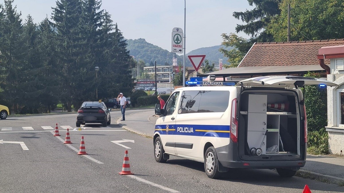 Vozač na zebri u Požegi naletio na pješakinju, hitna ju odvela u bolnicu