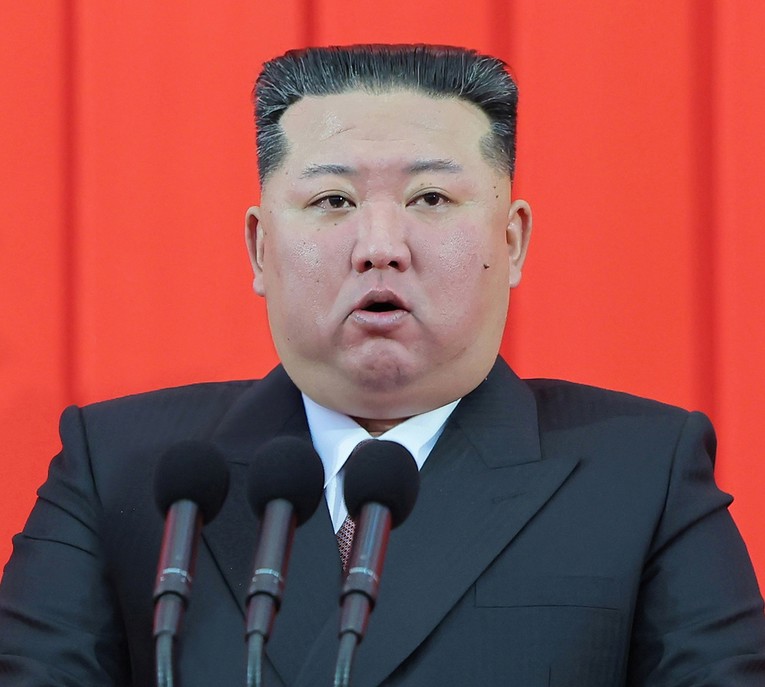 Kim zahvalio vojnicima u inozemstvu. Tisuće Sjevernokorejaca bore se uz Ruse