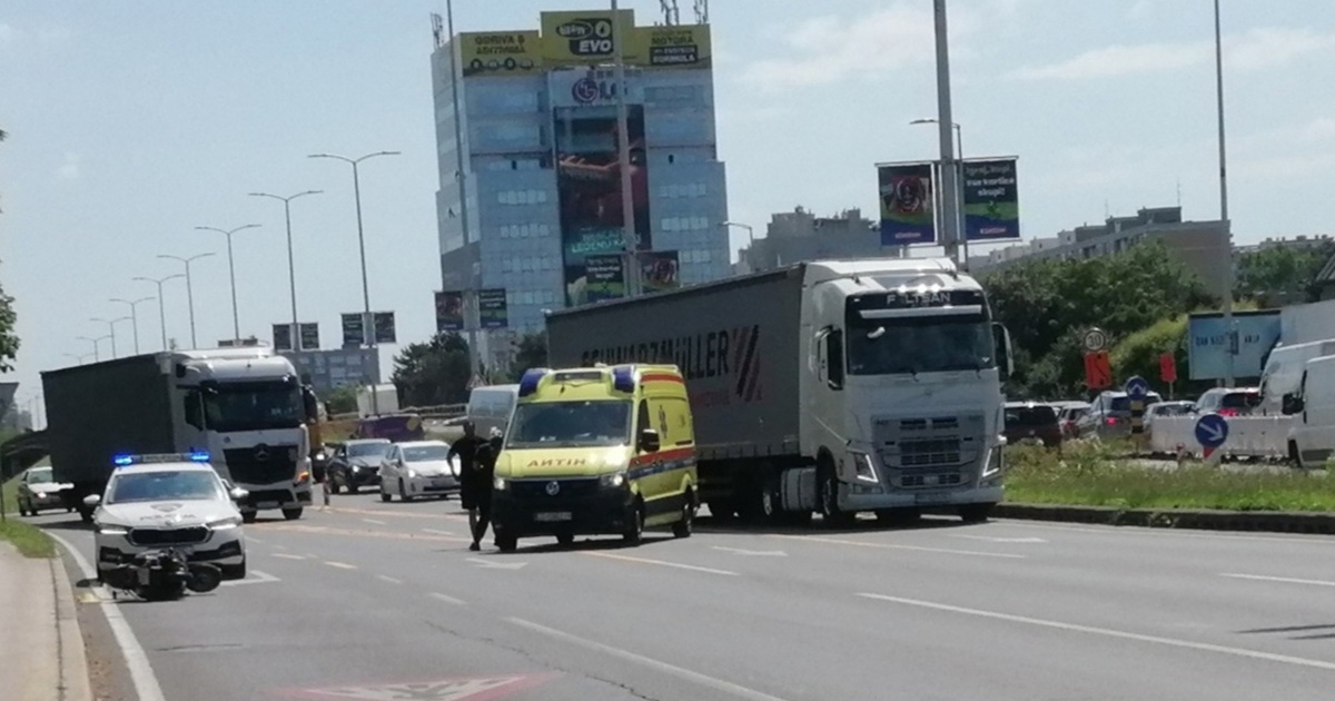 U Zagrebu ozlijeđen motociklist. Pao je nakon što je naletio na prometni marker