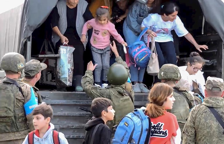 Rusija: Evakuirali smo Armence iz Nagorno-Karabaha