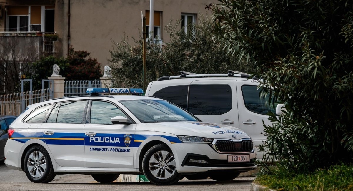 Pijan u Sinju izazvao prometnu pa pobjegao. Dobio je 15 dana zatvora