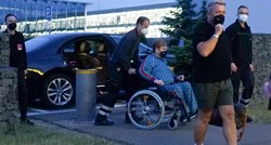 Elton John uslikan u invalidskim kolicima nakon koncerta, fanovi su zabrinuti