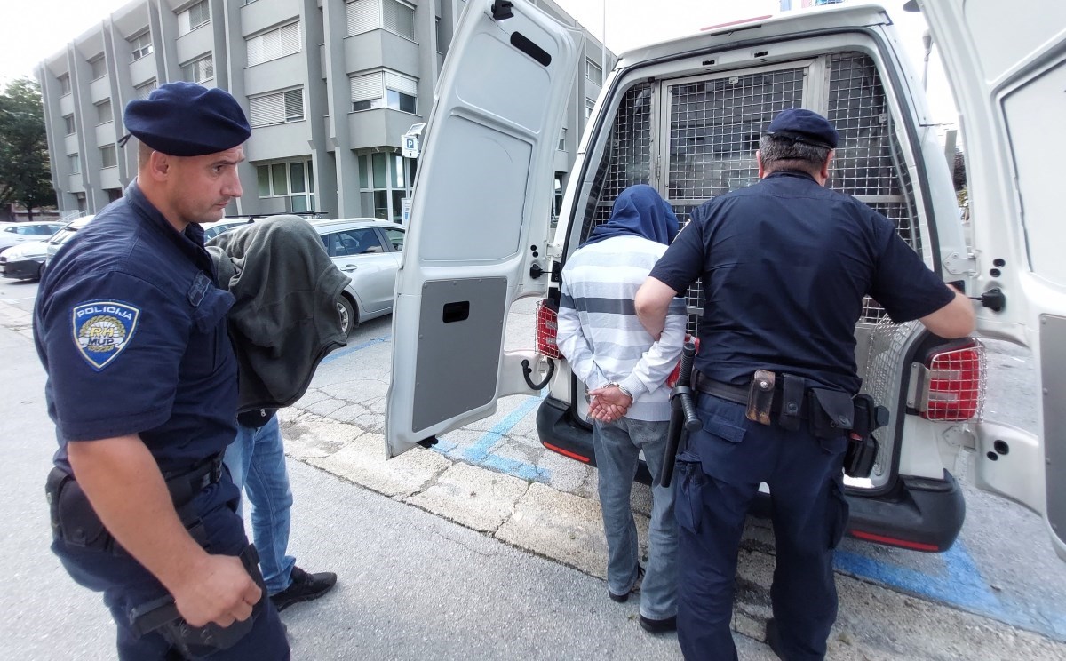 FOTO Lički policajci prijavljeni za silovanje idu u zatvor. Objavljeni novi detalji