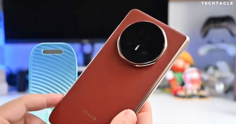 Pojavio se prvi unboxing video najtanjeg preklopnog telefona na svijetu 