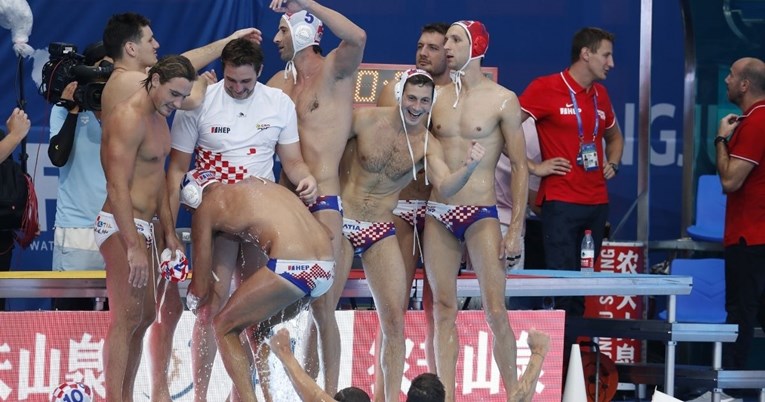 HRVATSKA - RUSIJA 25:24 Vaterpolisti u neviđenoj drami peteraca izborili OI u Tokiju