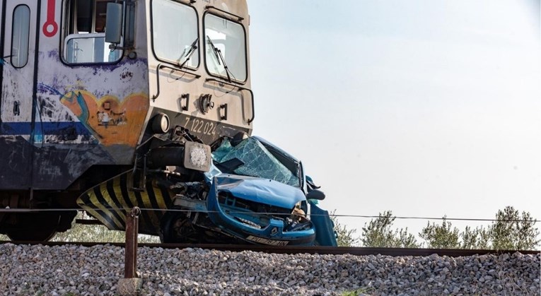 Mladi vozač poginuo u naletu vlaka u Istri, policija objavila detalje
