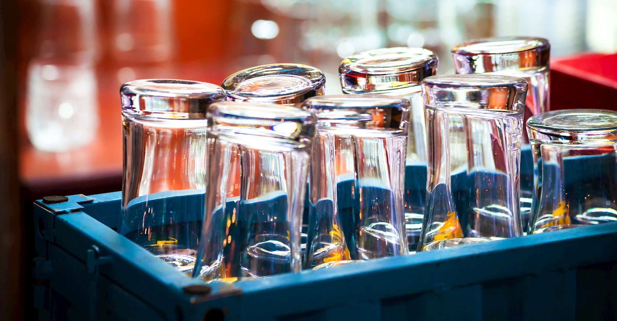 Ljudi se žalili na prljave čaše po kafićima, javio se konobar s 10 godina iskustva