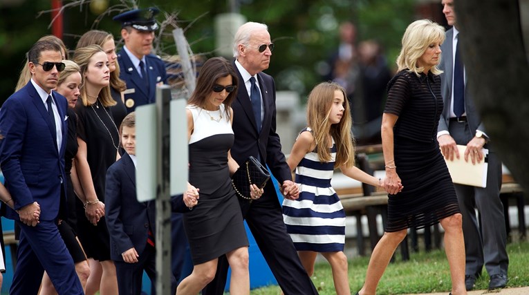 Tuga u Bidenovom životu: U teškoj nesreći ostao je bez žene i jednogodišnje kćeri