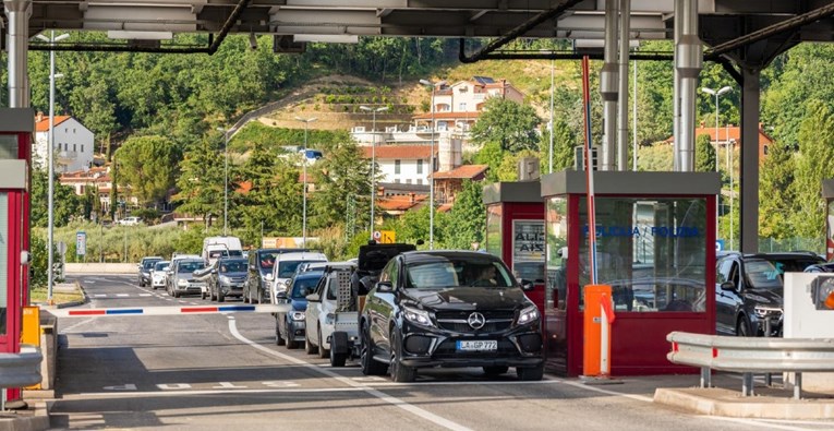 Otvorena 24 malogranična prijelaza za promet sa Slovenijom