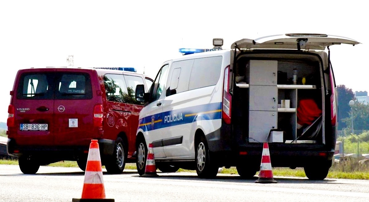 Detalji teške nesreće na A3: Četvero ljudi ispalo iz auta, poginuo dječak (12)