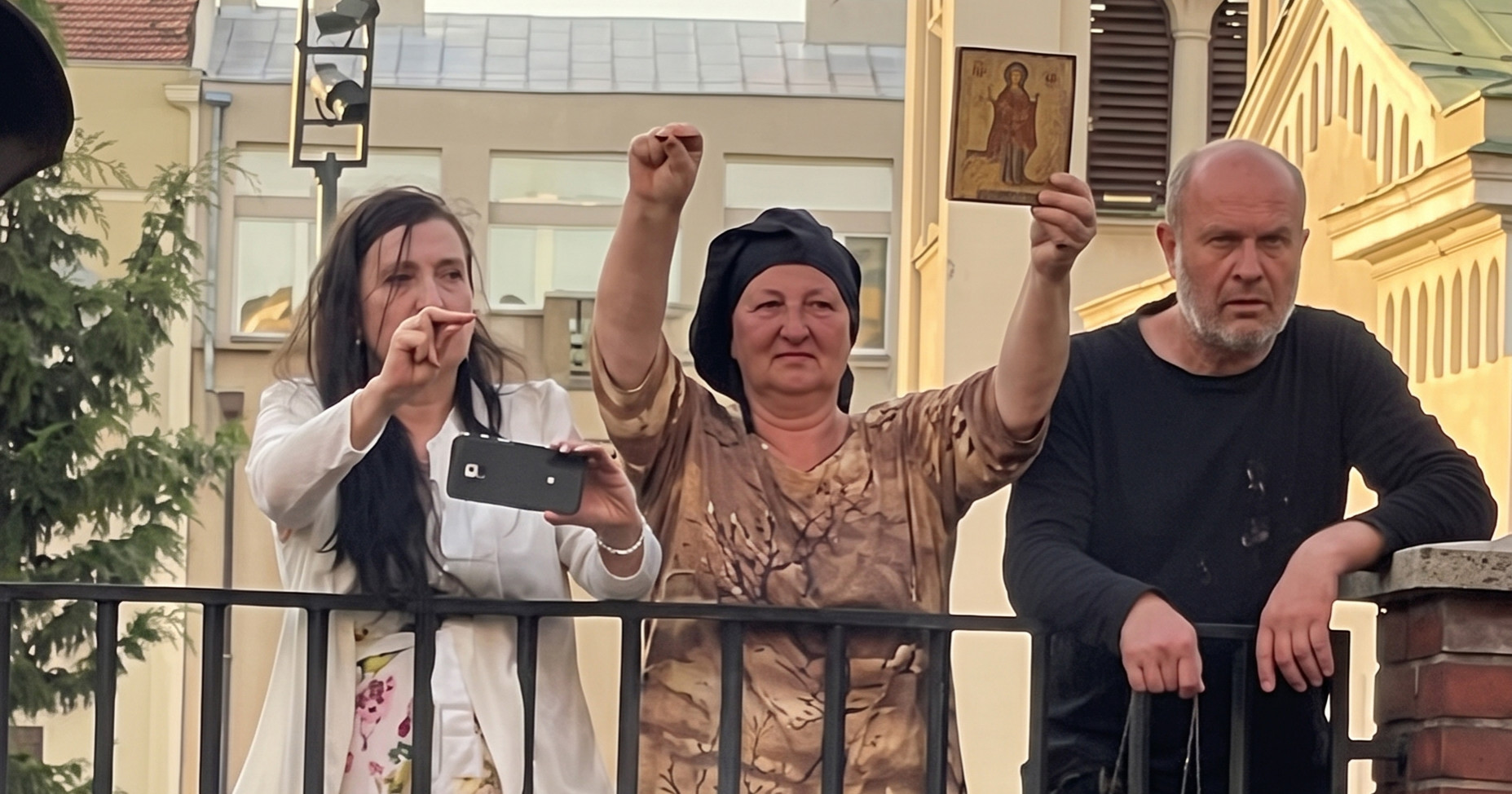VIDEO Ovako je izgledao protuprosvjed na beogradskom Prideu (ne znamo kako opisati)