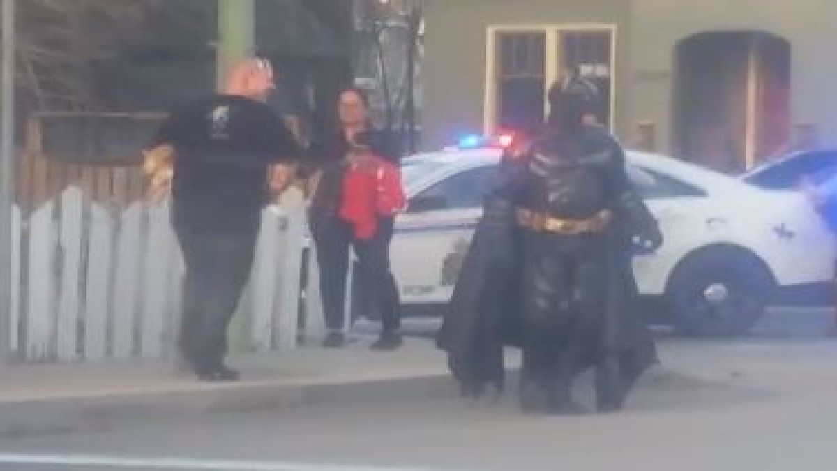 VIDEO Batman pokušao riješiti policijski slučaj pa ostao razočaran