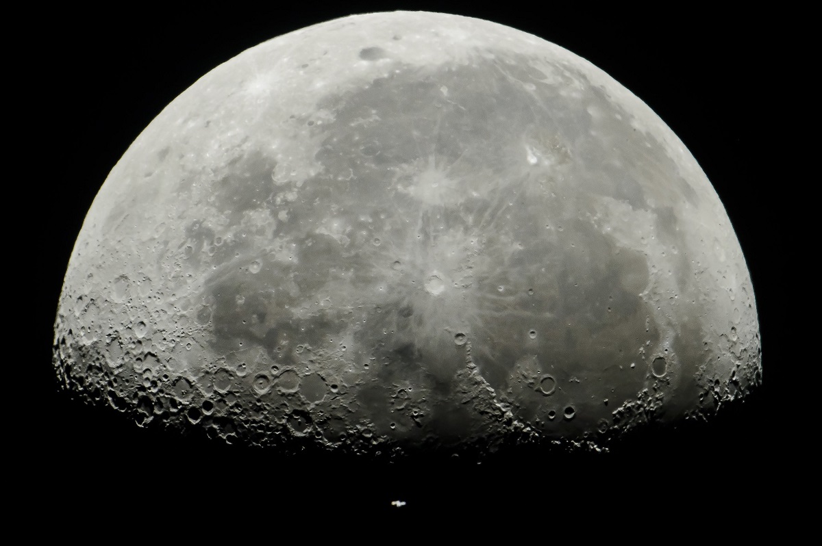 NASA objavila: Imamo čvrste dokaze o vodi na Mjesecu