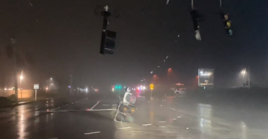 VIDEO Uragan Nicole pogodio obalu Floride, postoji opasnost od tornada