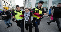 Gretu Thunberg policija odvela s prosvjeda ispred arene u Malmöu