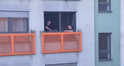 VIDEO Dečki u zagrebačkom domu oduševili studente, pjevali i svirali na svom balkonu