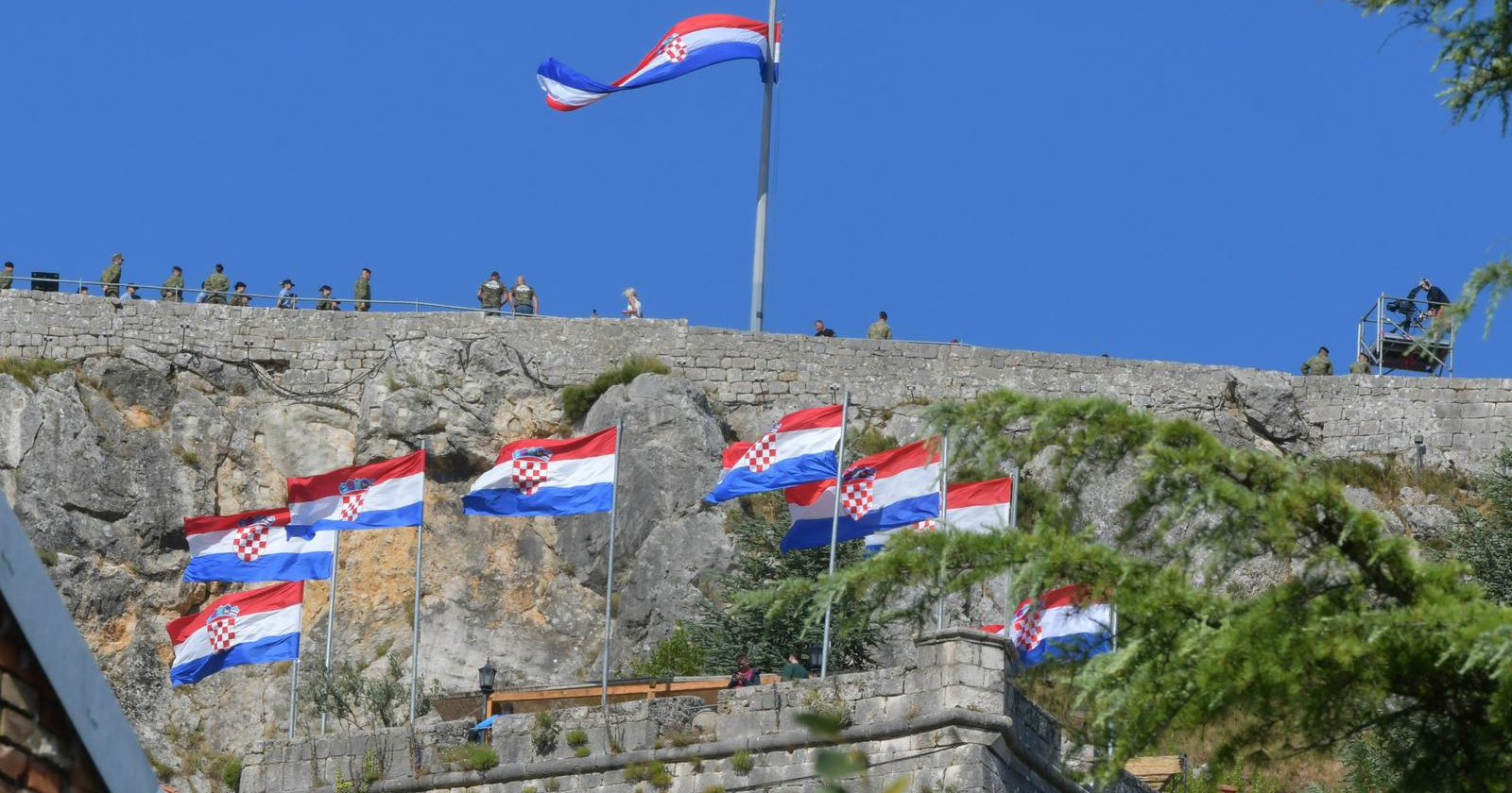 Suverenisti o odluci Republike Srpske: Ovo je izvrtanje povijesti, MVEP mora reagirat