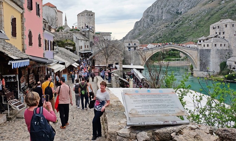 Mostar zabranio dućanima rad nedjeljom, uveli još gomilu zabrana
