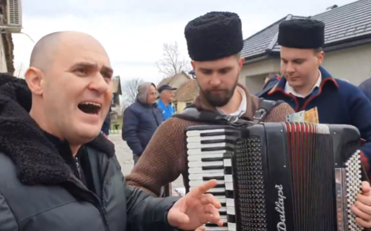 Dabro pjevao ustaške stihove o Paveliću. Kažnjen je
