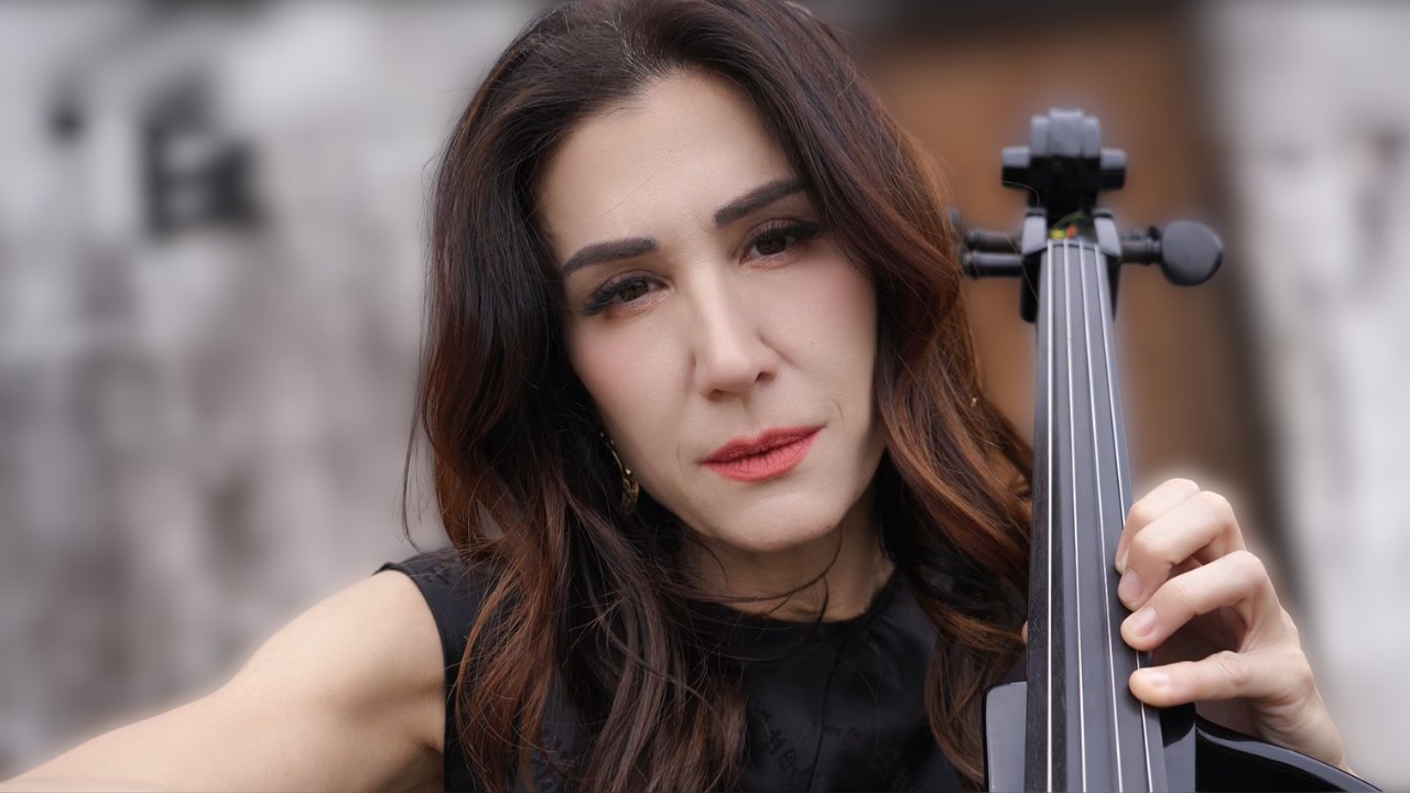 Ana Rucner predstavila novu obradu skladbe "The Swan", spot snimljen u Kini