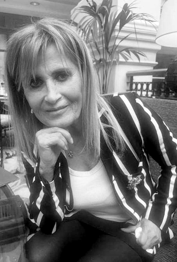 Redateljica Jennifer Abbott (69) pronađena mrtva u stanu. Ubijena zbog Rolexa?