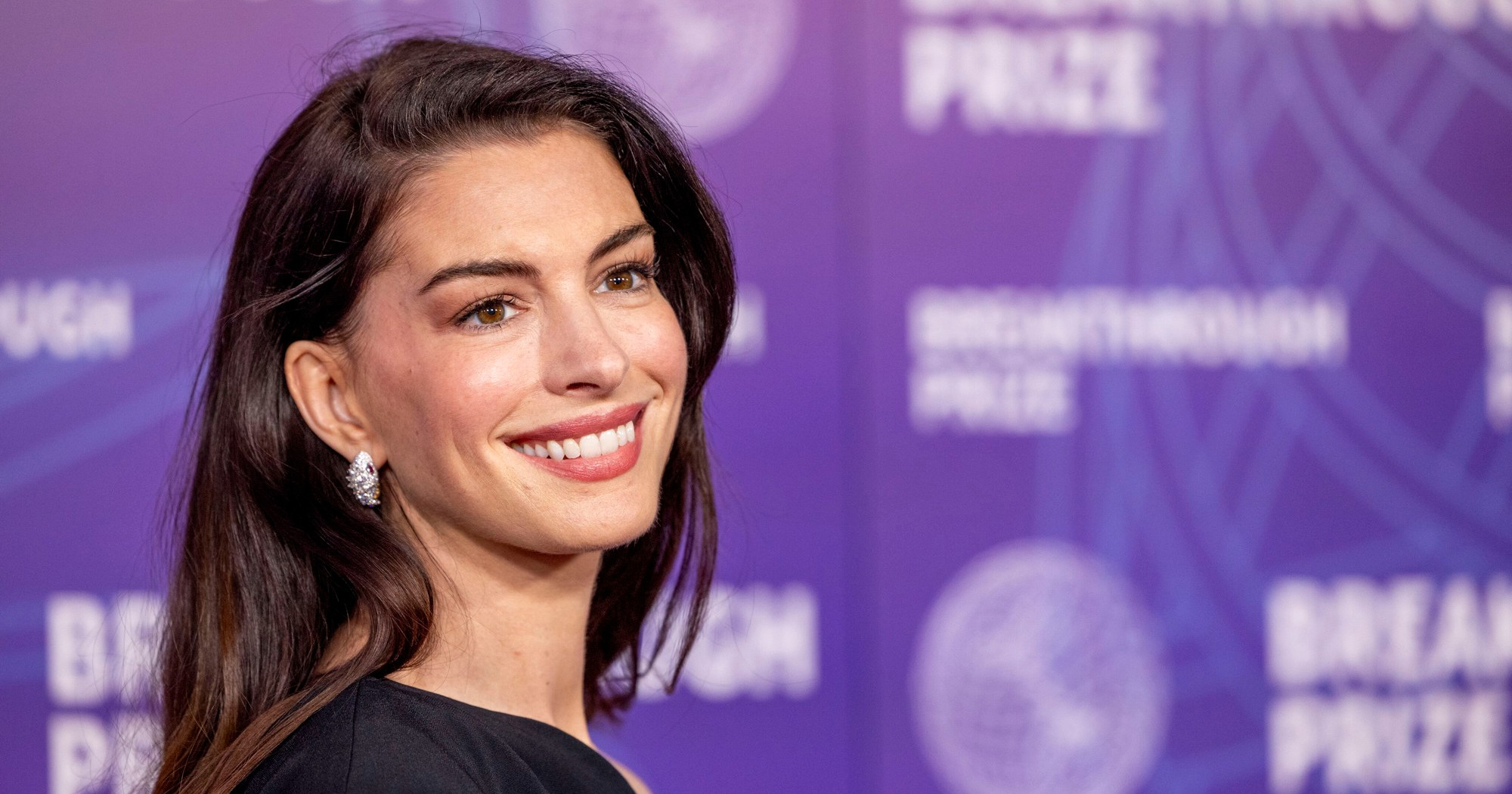 People proglasio Anne Hathaway najljepšom zvijezdom 2026. godine