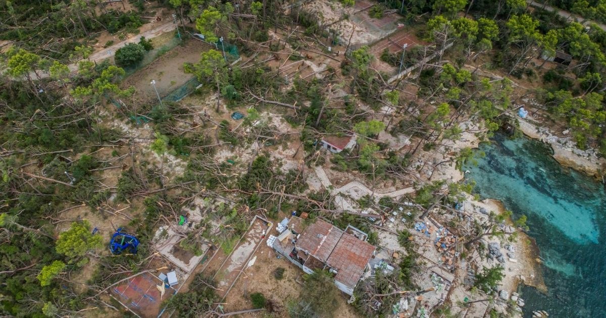 FOTO Pogled iz zraka na uvalu Bene na Marjanu nakon jake oluje