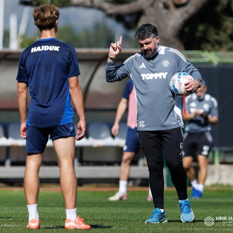Hajdukovci odigrali mini-turnir. Gattuso pobjednicima podijelio poklone