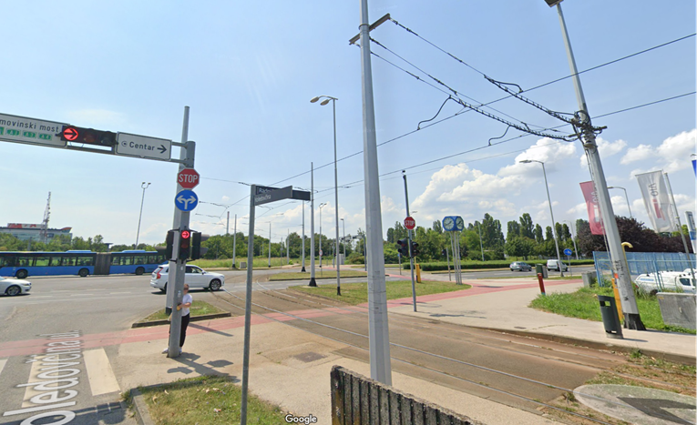 U Zagrebu pijani BiH državljanin Mercedesom projurio kroz crveno i zabio se u tramvaj