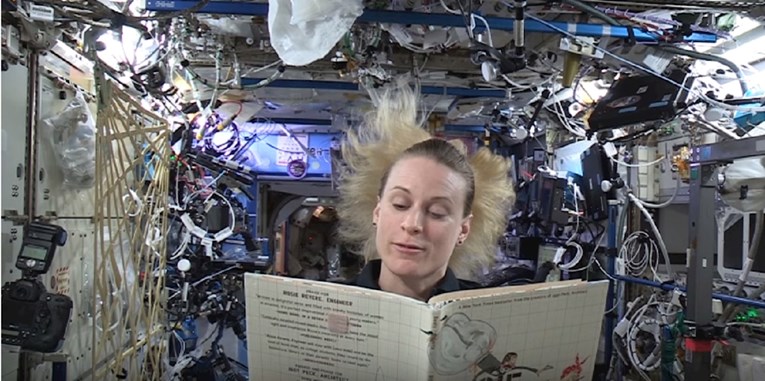 Astronauti čitaju djeci prije spavanja: Priče iz svemira oduševile mališane