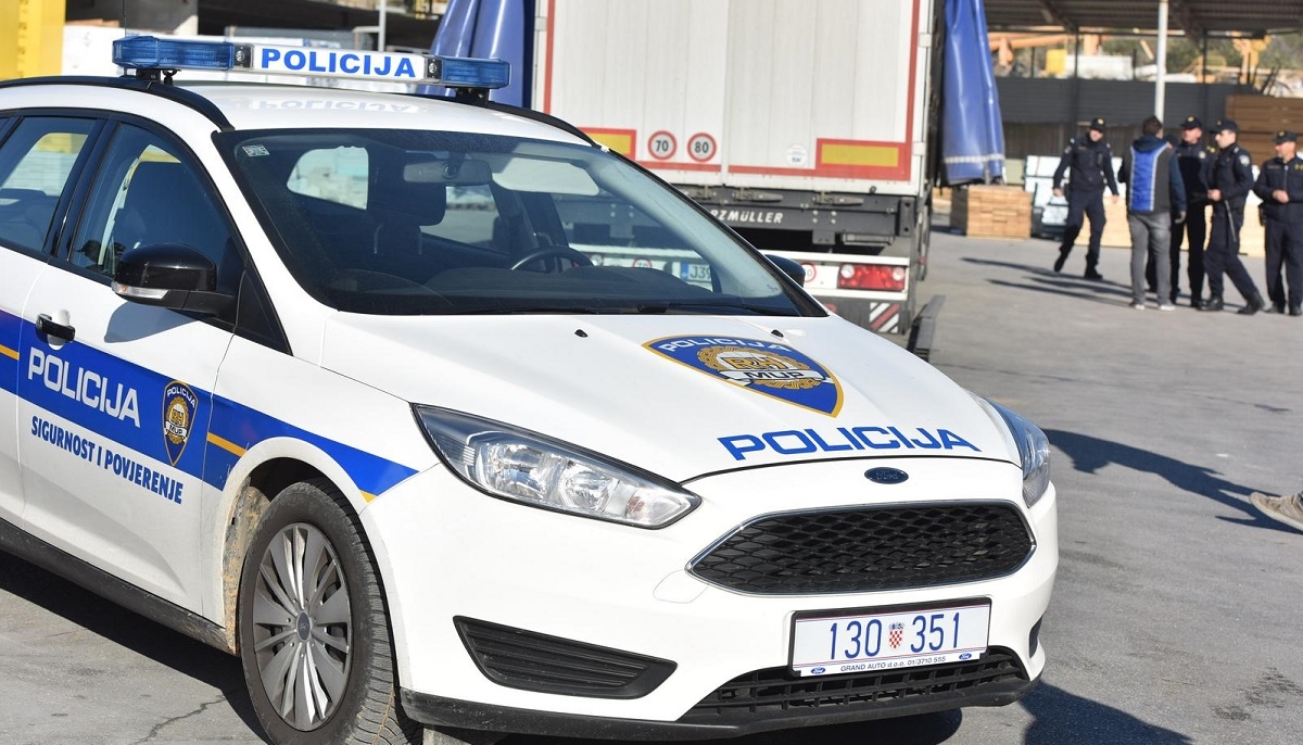 Vozač kamiona iz BiH pokušao prokrijumčariti sedam Turaka u Hrvatsku