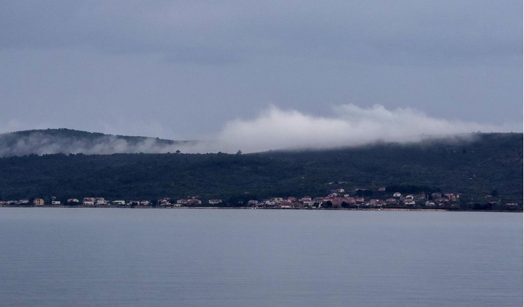 Oblačno u cijeloj zemlji, na Jadranu do 15 stupnjeva