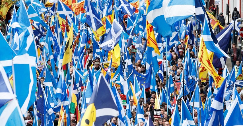 Tisuće ljudi sudjelovale u maršu za neovisnost Škotske