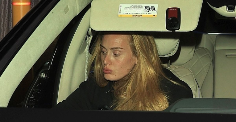 Adele snimljena dok je s dečkom išla na večeru, pažnju privukle njene napumpane usne