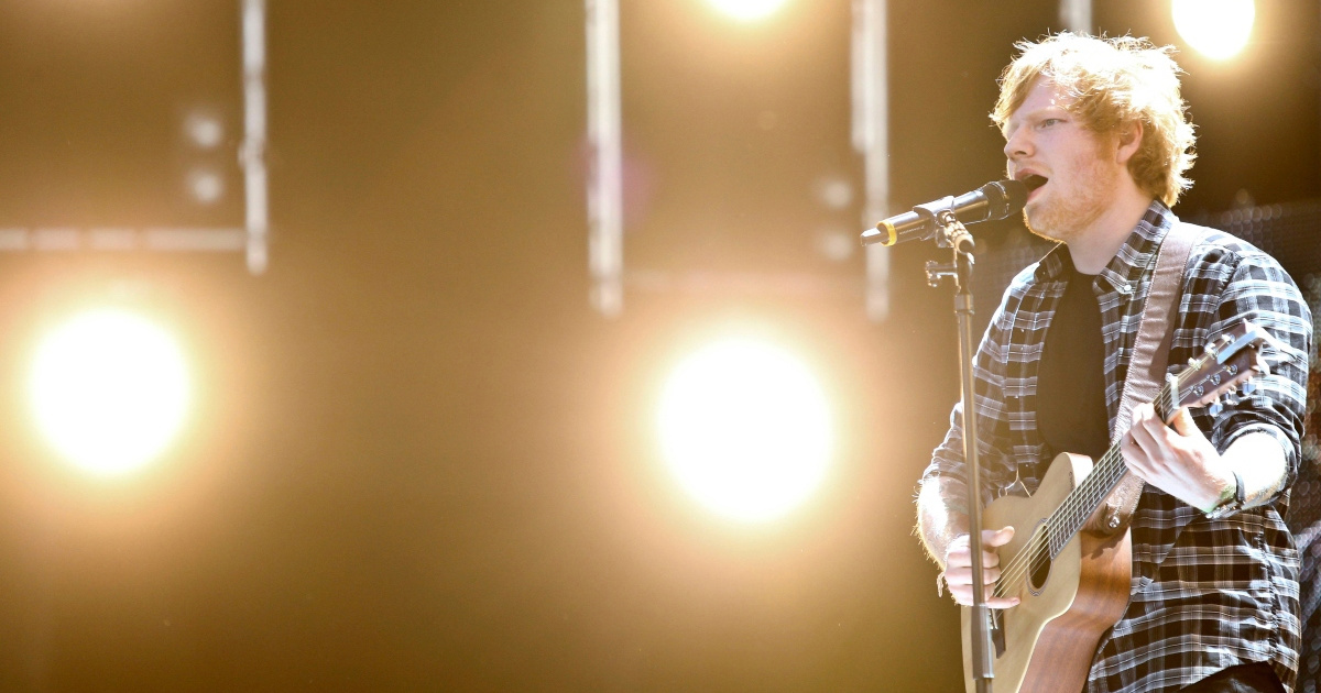 Ed Sheeran zaplakao na pozornici nakon drame s Macklemoreom: "Jako mi je žao"